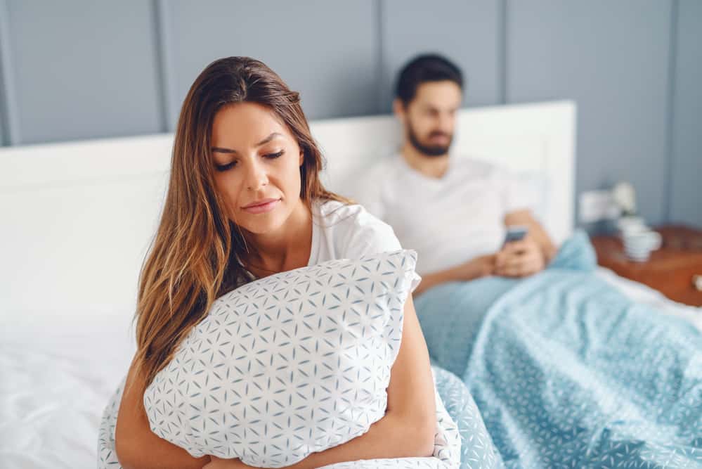 6 Characteristics of an Emotionally Unavailable Man