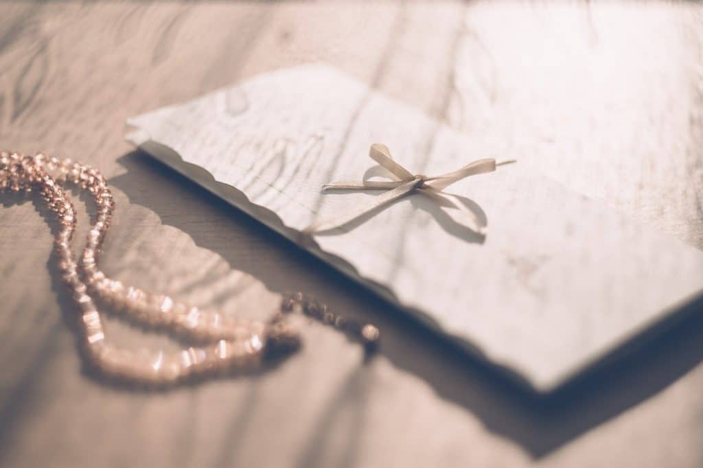 A note is tied with a ribbon.