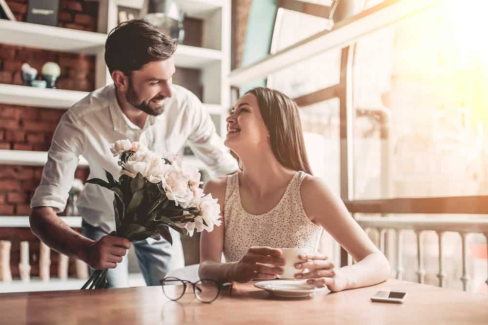How to Be More Romantic: 12 Romantic Tips to Try TODAY!